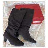 Aerosoles Size 7.5 Black Heeled Boots