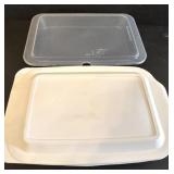 Lidded Pyrex Baking Dish & Oneida Cake Pan Pair