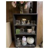 Rolling Shelf w/ Glass VasesThis includes the