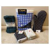 New Dish Cloths, Table Cloth, Oven Mitts