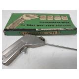 Fishermanï¿½s Wife Fish Scaler w/ Original Box