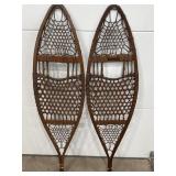 48ï¿½ The Hobbs Snowshoe Co. Ash & Rawhide Snowshoes
