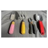 Garden Hand Tool Lot  4 Pieces