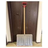 Classic Snow Shovel With Wood Handle