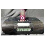 Apple iPod Nano Pink w iLuv Alarm Dock