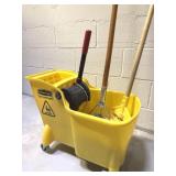 Rubbermaid Commercial Mop Bucket w/ Wringer
