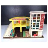 1970 Fisher Price Parking Ramp Service Center #930