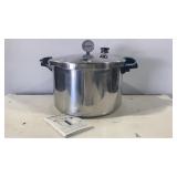 Presto Pressure Canner And Cooker w original box