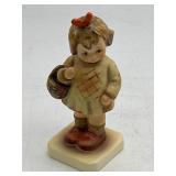 Hummel I Brought You a Gift Club Piece #479 4"