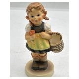 Hummel Girl w Basket & Flower #93/2/0 4.5"