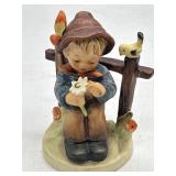 Hummel Boy w Daisy She Loves Me Figurine #174 4.5"