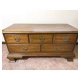 Thomasville Oak Cedar-Lined Chest Non-Latching