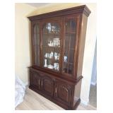 Thomasville China Cabinet Lighted Hutch