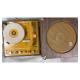 Newcomb EDT-1230 V Portable Record Player