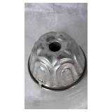 Silver Bundt Cake Pan 4.5x8'