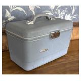 Vintage Forecast Train Case Blue Travel Tote