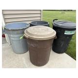 Rubbermaid Trash Cans Lot of 4
