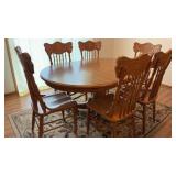 Oak Dining Room Table w 6 Chairs