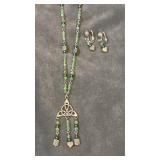 Green beaded necklace & clip on earring set  18'