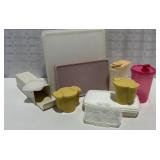 Tupperware & Rubbermaid Kitchen Storage