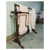 Wood Quilt Rack With Blankets +
