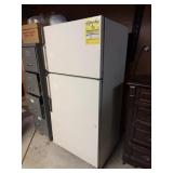 GE Refrigerator Medium Size w/ Top Freezer