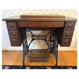 Antique Singer Treadle Sewing Machine Cabinet Oak
