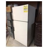GE Refrigerator Medium Size w/ Top Freezer