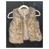 Haiyang Qinghong Faux Fur Vest