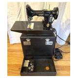 Singer Featherweight 221 Portable Sewing Machine