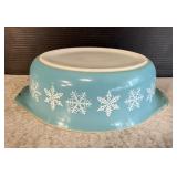 Pyrex Turquoise Snowflake Oval Casserole Dish