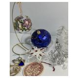 Various ornaments and one stand and two carousel