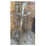 5ft Type III Wooden Step Ladder