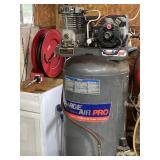 DeVilbiss 5HP 60 Gal Air Compressor Works