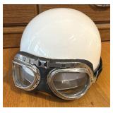 Vintage Style Motorcycle Helmet With Goggles