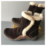 BARETRAPS SUEDE ZIP UP ANKLE BOOTS FAUX FUR TRIM