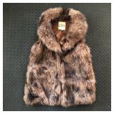 BB DAKOTA MOB WIFE FAUX FUR VEST SLEEVELESS COAT