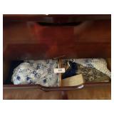 Two drawers linens