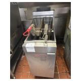 Vulcan double basket fryer with 3 baskets
