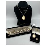 Cameo Jewelry incl Pendant with Bates & Bacon Chai