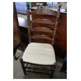 Hitchcock ladderback painted side chair 17" x 20"