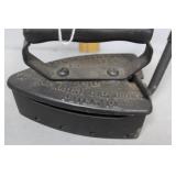 Comfort Iron no.6, 1910, Strauss Gas Iron Co.,