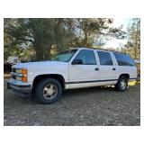 1998 Chevrolet Suburban VIN: 1GNEC16R4WJ357636