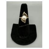 14kt yellow gold and pearl ring size 7 - 4.0 gtw -
