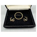 14kt pair of earrings & 14kt Brooch - 5.7 gtw