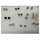 Eight 14kt pair stud earrings with two pairs of 14