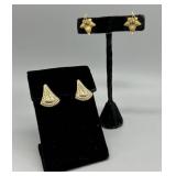 Two 14kt earrings one with diamonds - 6.87 gtw - l