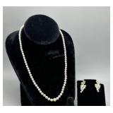 Mikinoto Pearl 18' Necklace with 10kt white gold c