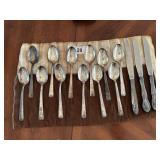 New York World's Fair collector spoons & three kni