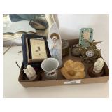 Religious grouping - Buddha figures, brass clocks